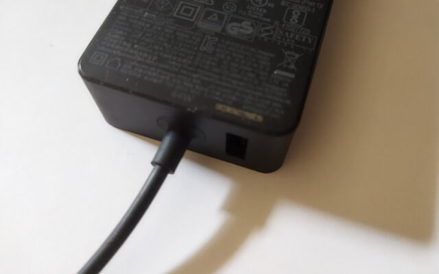 SurfacePro充電器バッテリーのUSBポート
