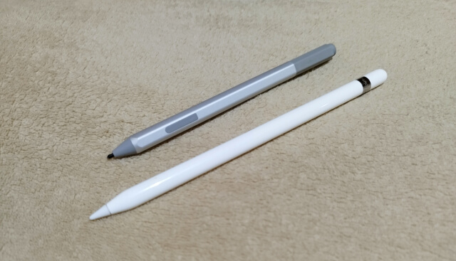 surface penとApple pencilの写真
